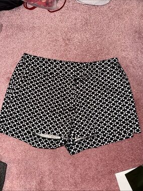 H&M Black and White Patterned Women’s Shorts